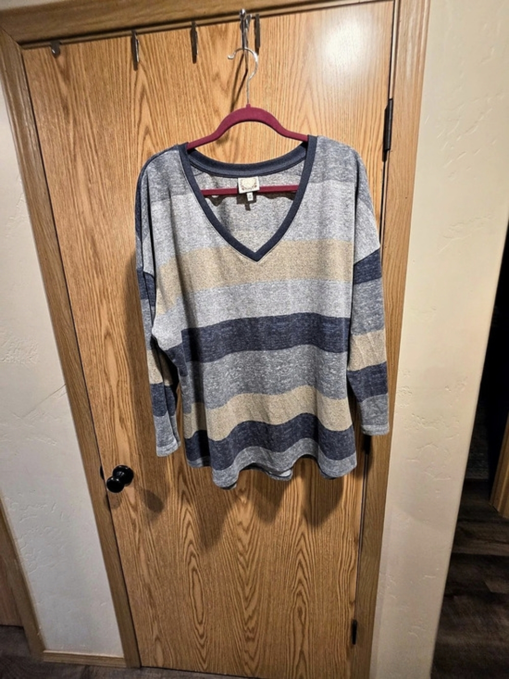 Jones New York Striped V-Neck Sweater in Gray & Blue Size 3X Like New